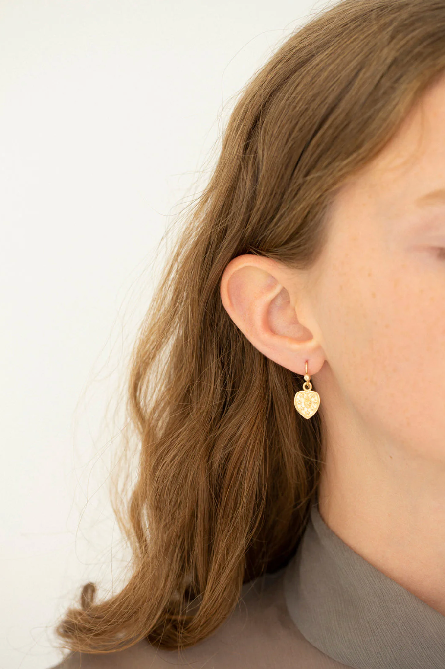 Sacred Heart Earrings - Gold