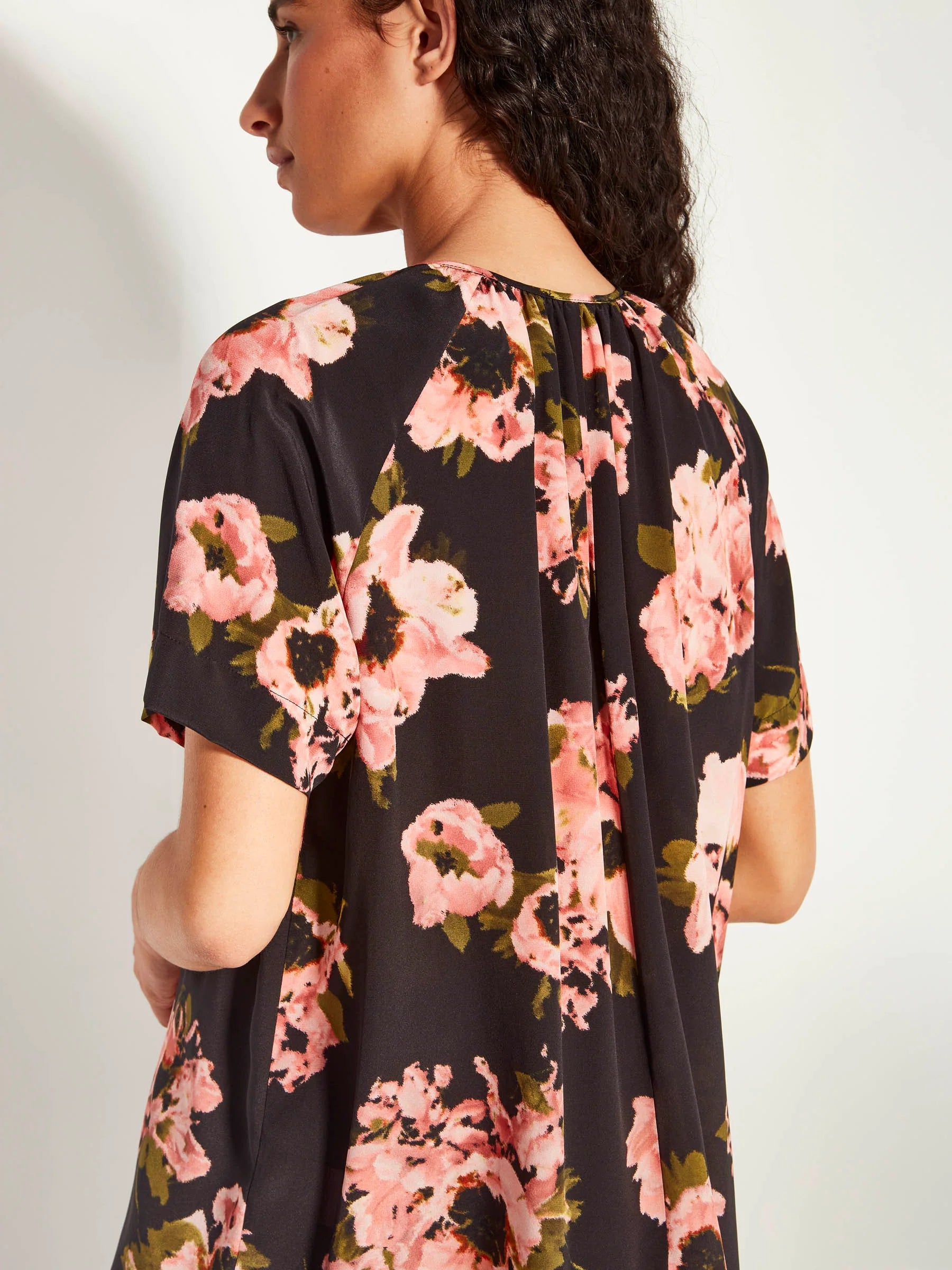 Dina Top - Shadow